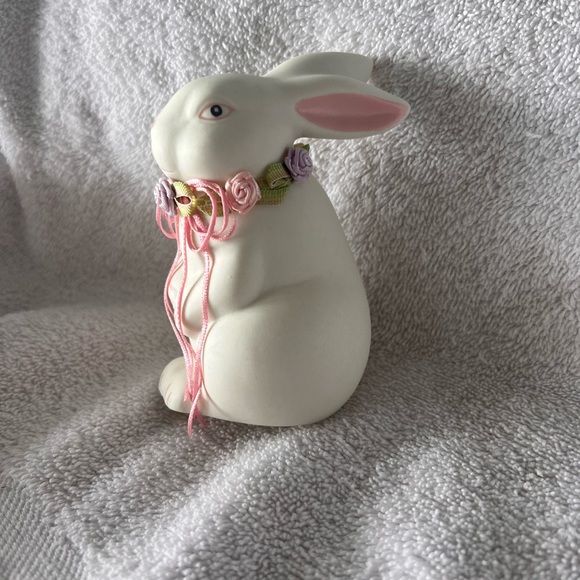 VINTAGE CERAMIC BUNNY STATUE- 1995 - Picture 6 of 8